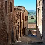 Casa Borgo Fonte 度假居 *